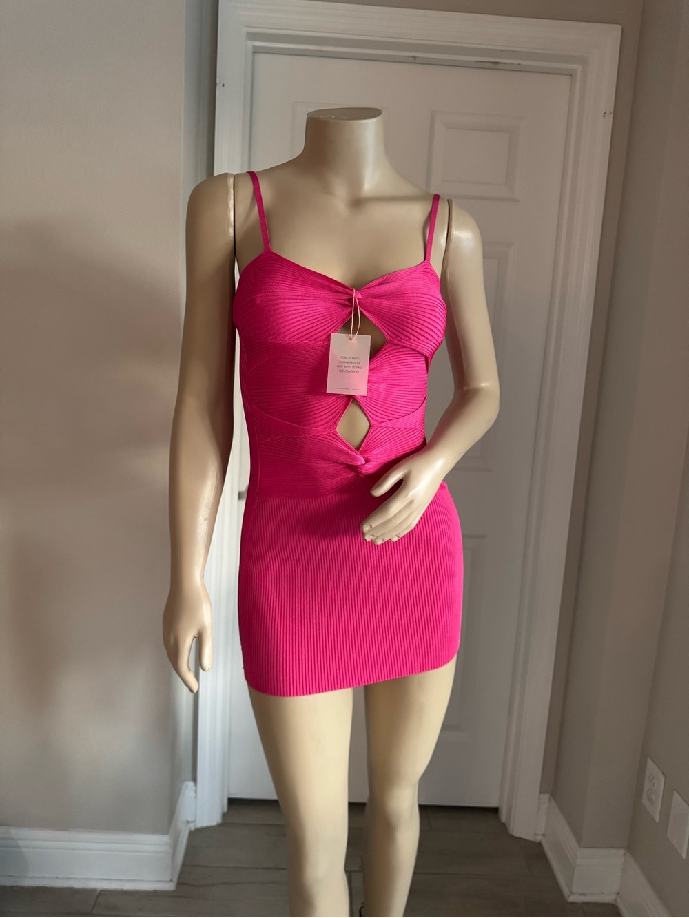 Cult Gaia ZENDA KNIT DRESS
AJAR ROSE